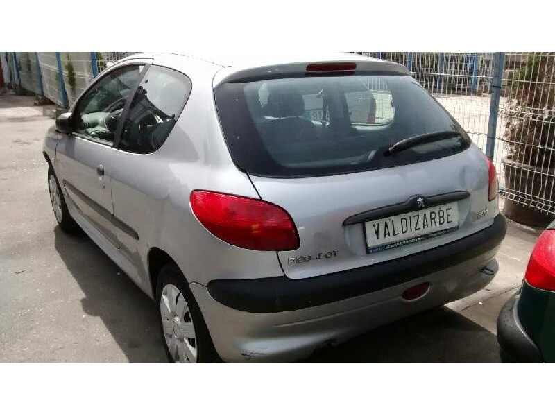 peugeot 206 berlina del año 2000
