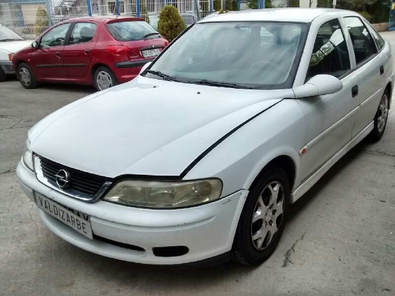 opel vectra b berlina del año 1999