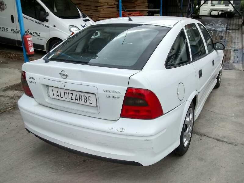 opel vectra b berlina del año 1999
