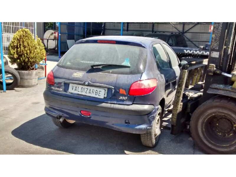 peugeot 206 berlina del año 2000