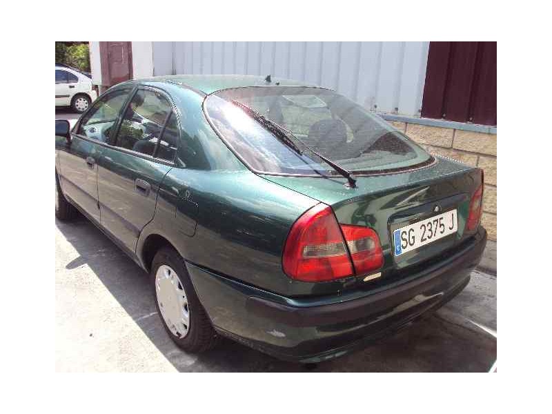 mitsubishi carisma berlina 4 (da0) del año 2000