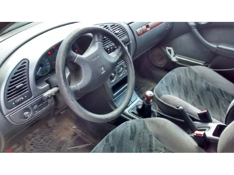 citroën xsara berlina del año 2000