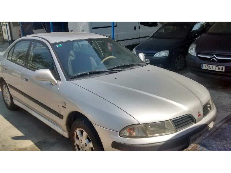 mitsubishi carisma berlina 4 (da0) del año 2000