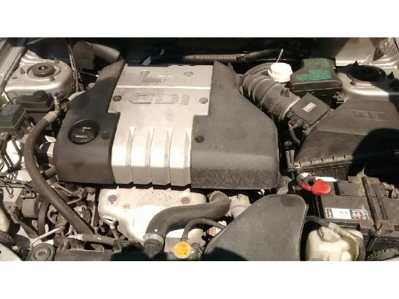 mitsubishi carisma berlina 4 (da0) del año 2000