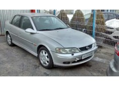 opel vectra b berlina del año 2000