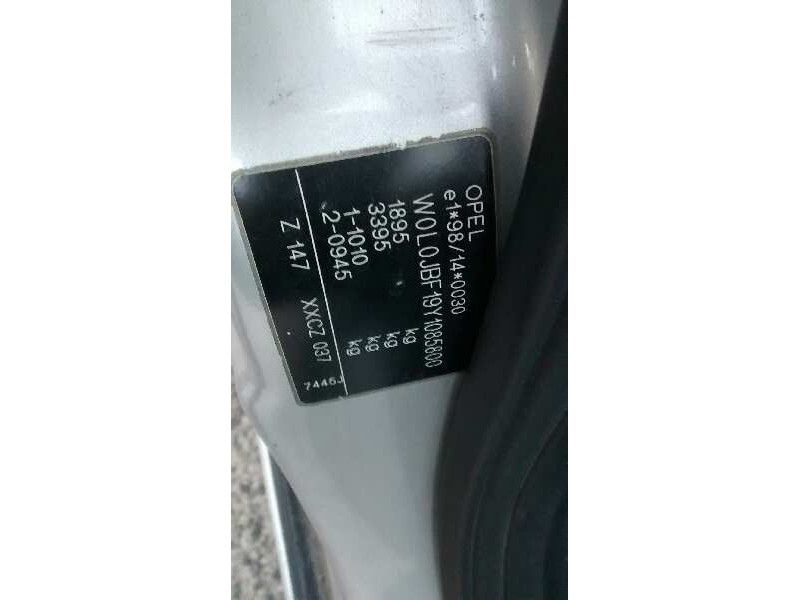 opel vectra b berlina del año 2000