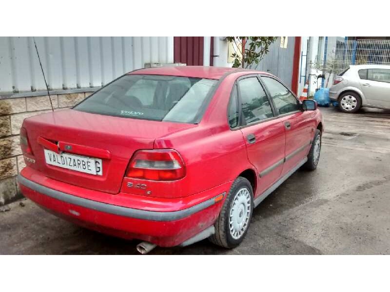 volvo s40 berlina del año 1998
