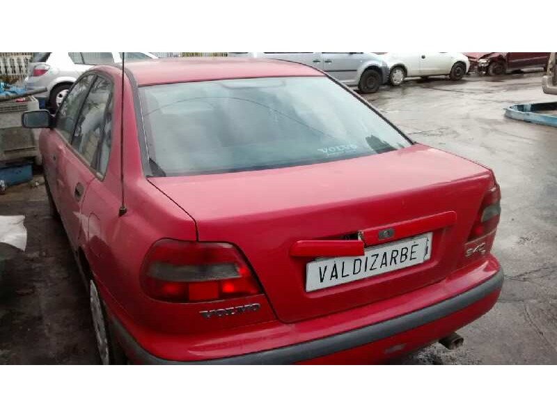 volvo s40 berlina del año 1998
