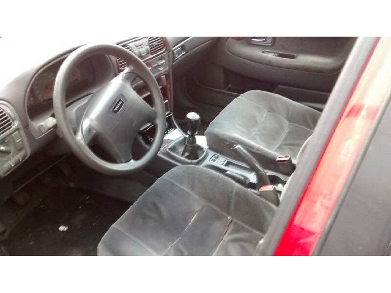 volvo s40 berlina del año 1998