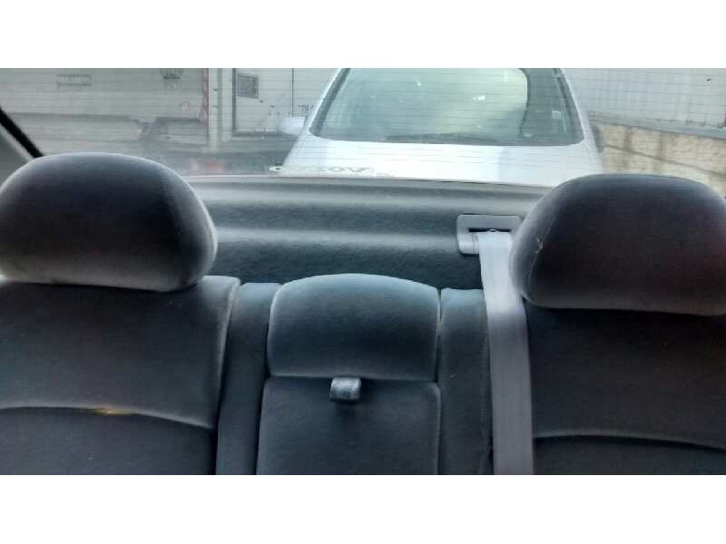 volvo s40 berlina del año 1998