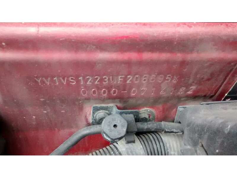 volvo s40 berlina del año 1998