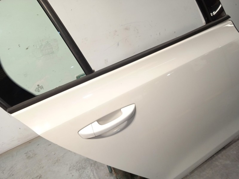 Recambio de puerta trasera derecha para volkswagen golf vi (5k1) 2.0 tdi referencia OEM IAM 5K6833056K  