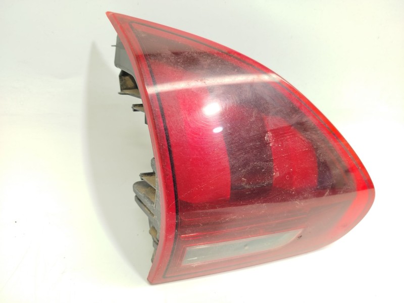 Recambio de piloto trasero izquierdo interior para peugeot 2008 (--.2013) allure referencia OEM IAM 9814758480  