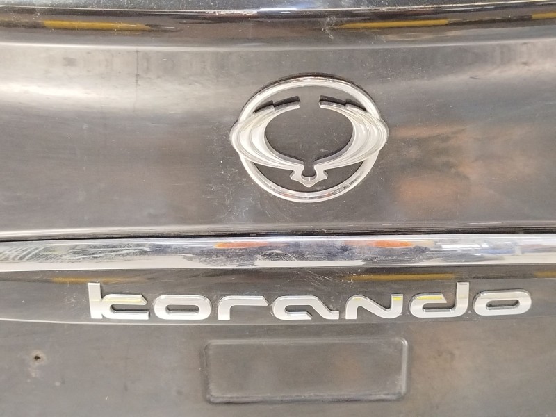 Recambio de porton trasero para ssangyong korando (ck) 2.0 e-xdi referencia OEM IAM 6401134113  