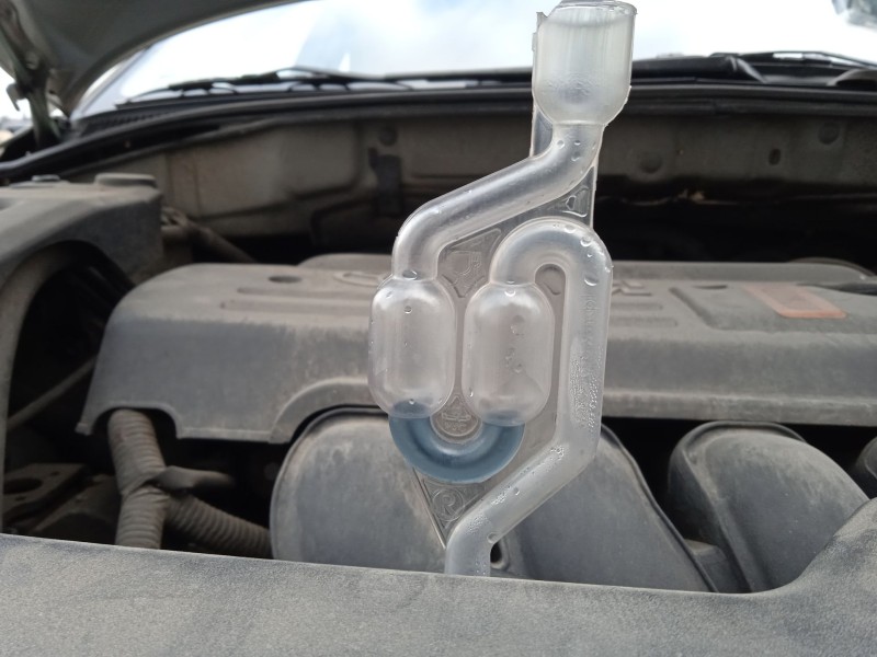 toyota avensis sedán (_t25_) del año 2005