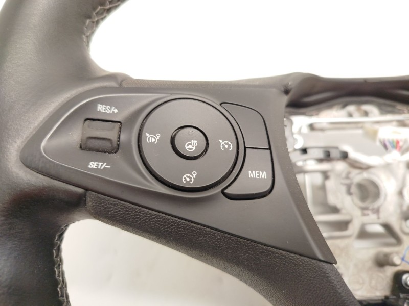 Recambio de volante para opel corsa f (p2jo) 1.2 (68) referencia OEM IAM 39196700  