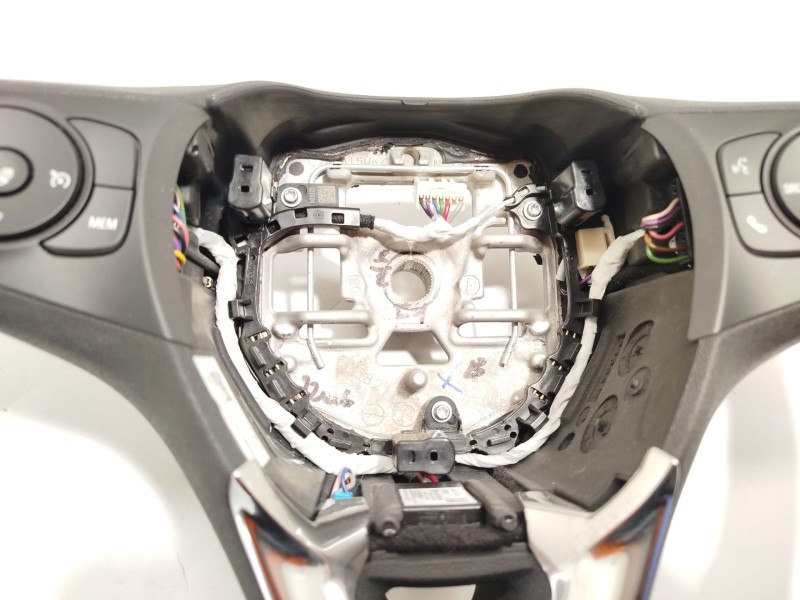 Recambio de volante para opel corsa f (p2jo) 1.2 (68) referencia OEM IAM 39196700  