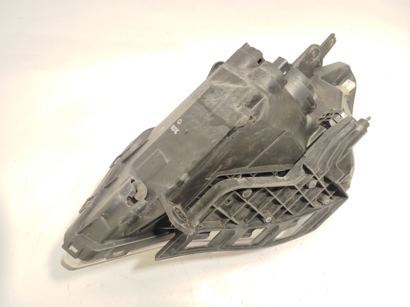 Recambio de faro derecho para ssangyong korando (ck) 2.0 e-xdi referencia OEM IAM 8310234100  