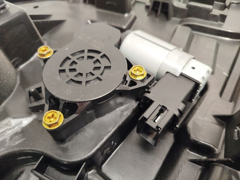 Recambio de elevalunas delantero derecho para mazda 5 (cr) 2.0 cd (cr19) referencia OEM IAM C2355897X  G22C5858X