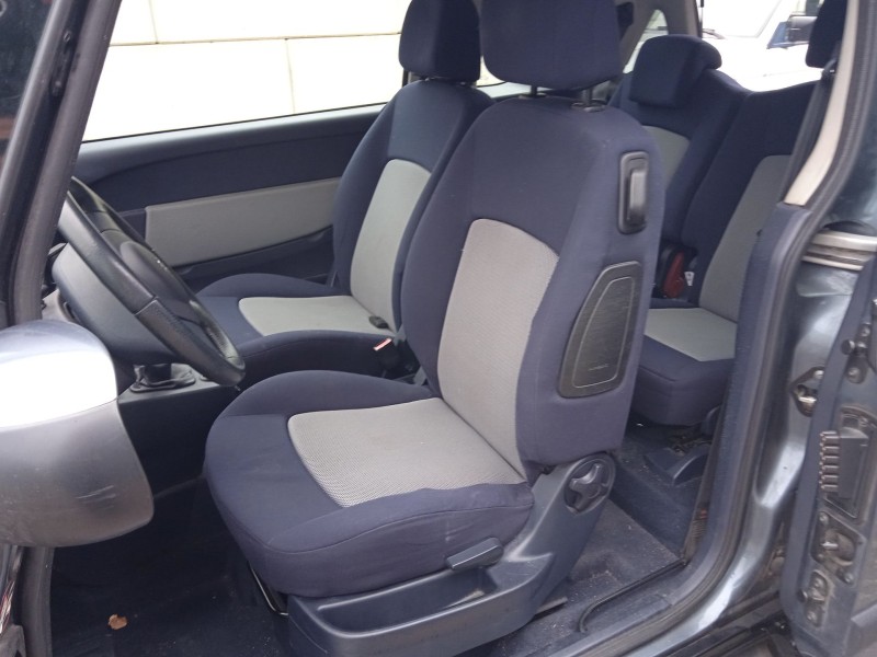 peugeot 1007 (km_) del año 2006