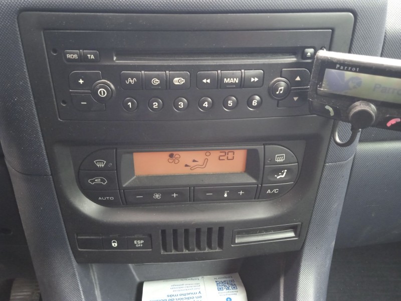 peugeot 1007 (km_) del año 2006