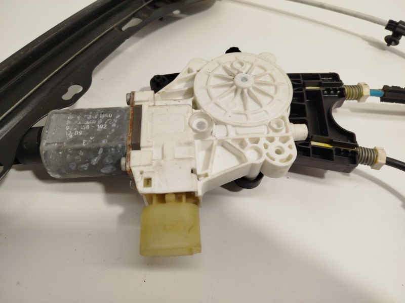 Recambio de elevalunas delantero izquierdo para bmw 4 coupé (f32, f82) 420 d referencia OEM IAM 7352747 51337352747 7046031