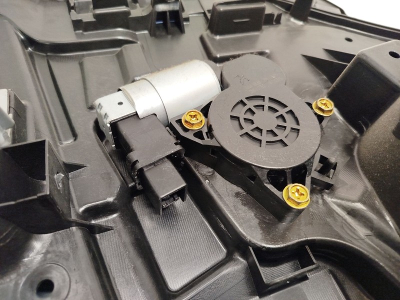 Recambio de elevalunas delantero izquierdo para mazda 5 (cr) 2.0 cd (cr19) referencia OEM IAM C2355997X  GJ6A5958X