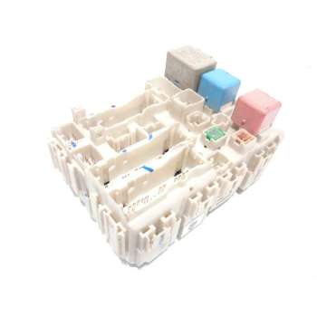 CAJA RELES / FUSIBLES 8273047290 