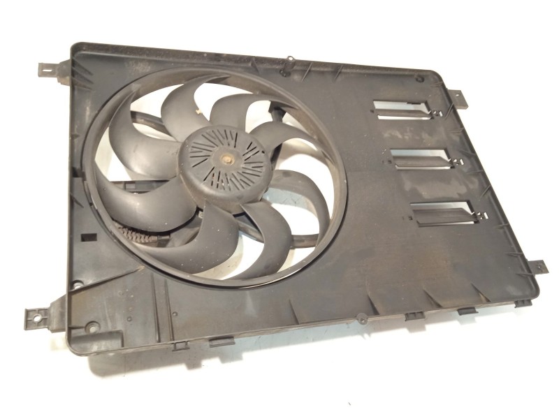 Recambio de electroventilador para volvo v40 hatchback (525) d2 referencia OEM IAM 31319165  