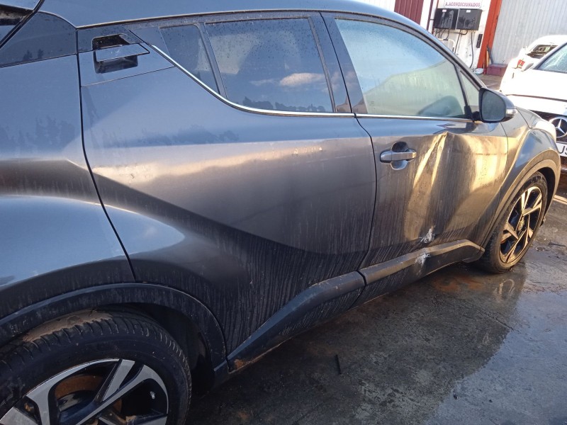 toyota c-hr (_x1_) del año 2023