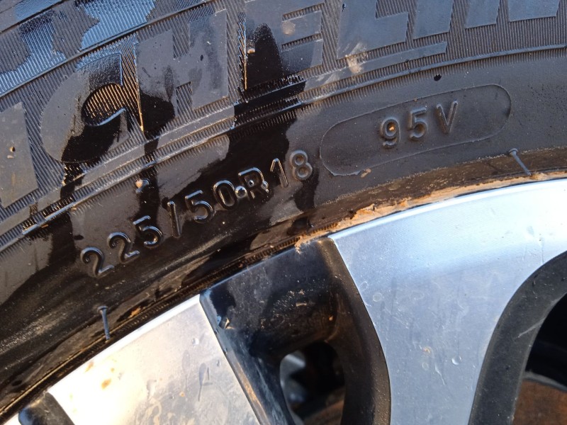 toyota c-hr (_x1_) del año 2023