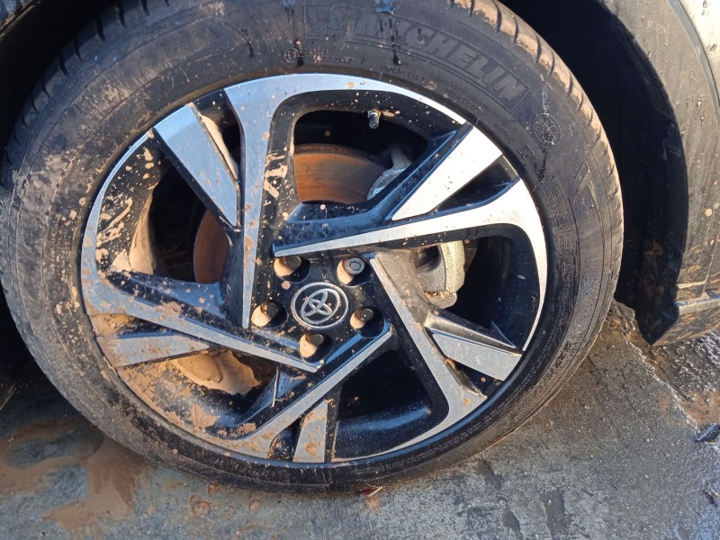 toyota c-hr (_x1_) del año 2023