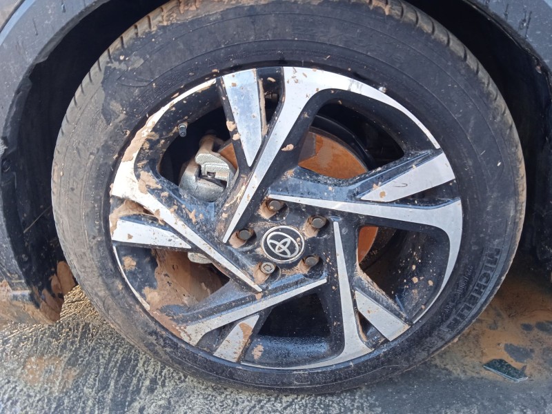 toyota c-hr (_x1_) del año 2023