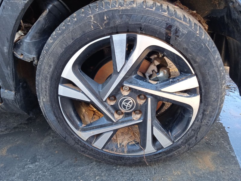 toyota c-hr (_x1_) del año 2023