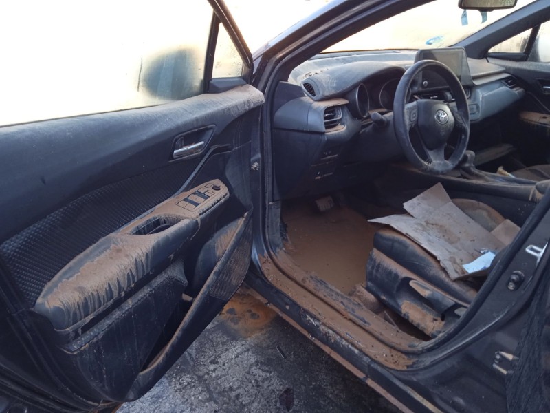 toyota c-hr (_x1_) del año 2023