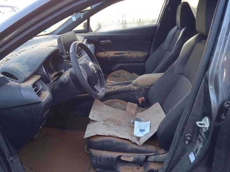 toyota c-hr (_x1_) del año 2023