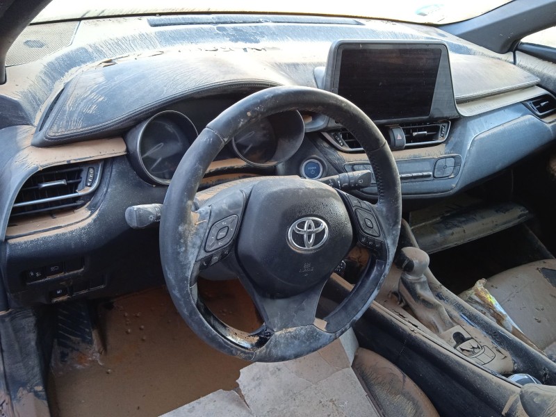 toyota c-hr (_x1_) del año 2023