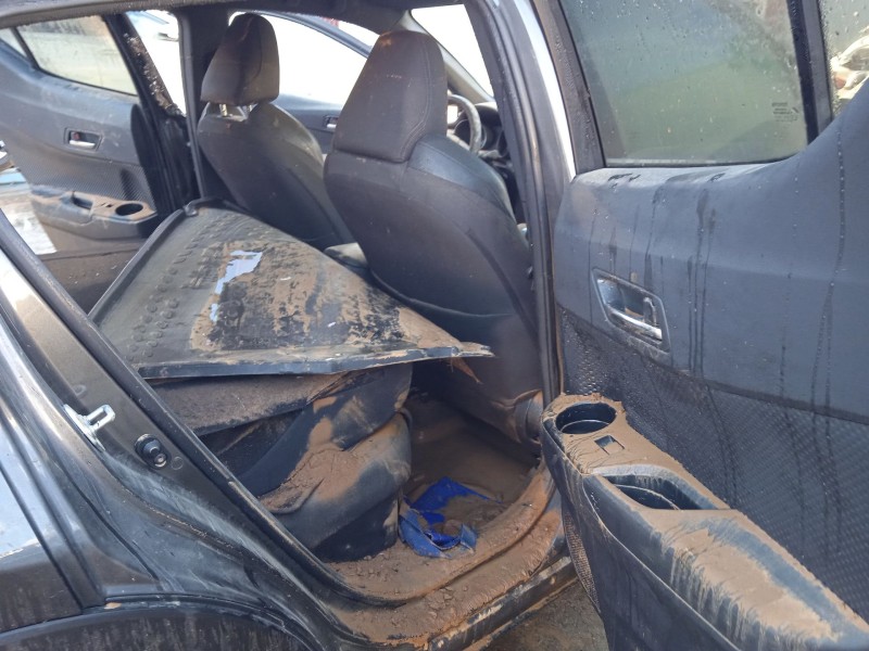 toyota c-hr (_x1_) del año 2023