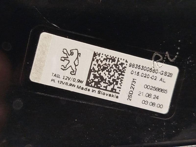 Recambio de piloto trasero izquierdo interior para peugeot 308 puretech 130 active pack referencia OEM IAM 9835300680  