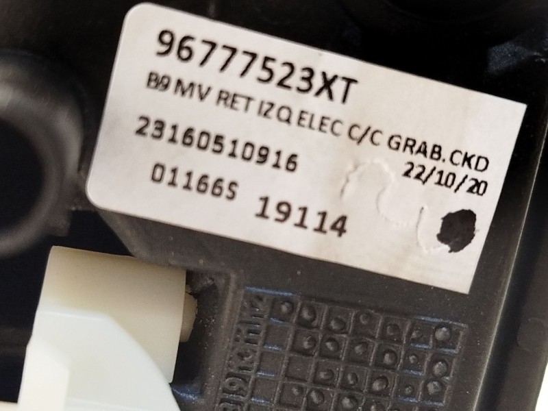 Recambio de retrovisor izquierdo para peugeot partner furgoneta/monovolumen 1.6 bluehdi 100 referencia OEM IAM 96777523XT  