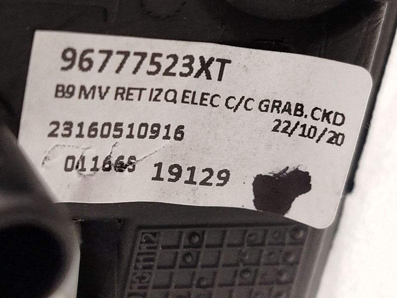 Recambio de retrovisor izquierdo para peugeot partner furgoneta/monovolumen 1.6 bluehdi 100 referencia OEM IAM 96777523XT  