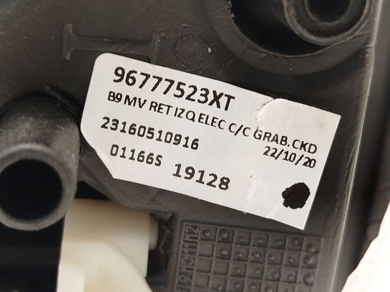 Recambio de retrovisor izquierdo para peugeot partner furgoneta/monovolumen 1.6 bluehdi 100 referencia OEM IAM 96777523XT  
