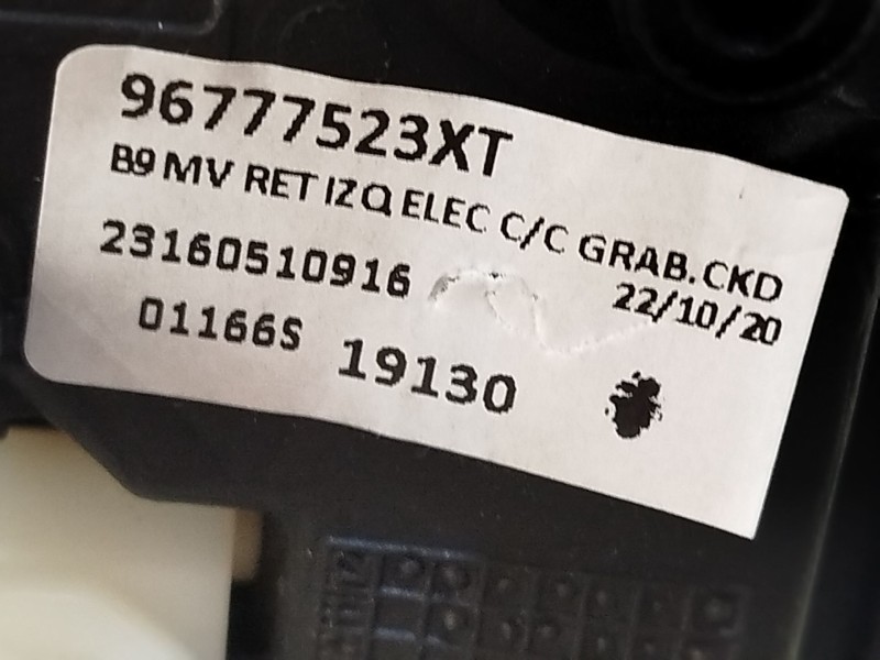 Recambio de retrovisor izquierdo para peugeot partner furgoneta/monovolumen 1.6 bluehdi 100 referencia OEM IAM 96777523XT  
