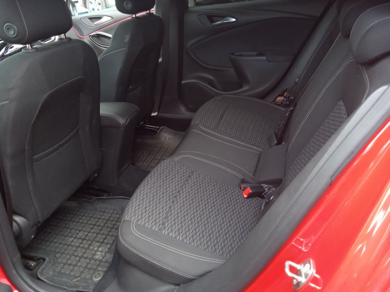 opel astra k (b16) del año 2017