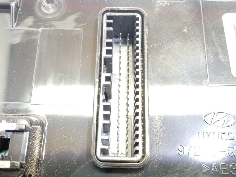 Recambio de mando climatizador para hyundai i30 (pd) 1.0 tgdi cat referencia OEM IAM 97250G4251 97250G4251VCA 