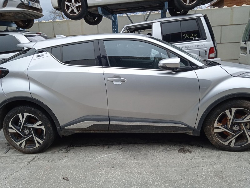 toyota c-hr (_x1_) del año 2023