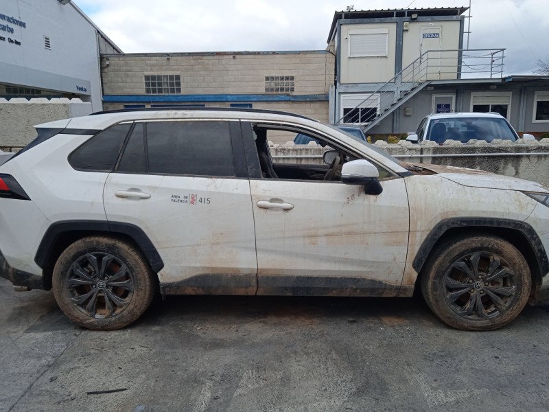 toyota rav 4 v (_a5_, _h5_) del año 2024