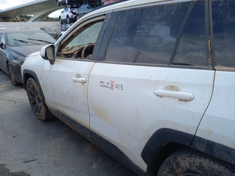 toyota rav 4 v (_a5_, _h5_) del año 2024