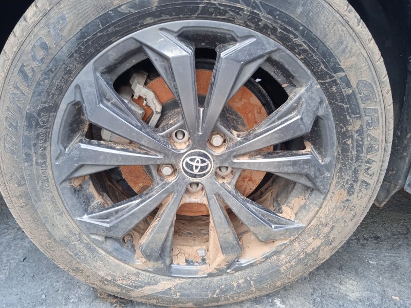 toyota rav 4 v (_a5_, _h5_) del año 2024