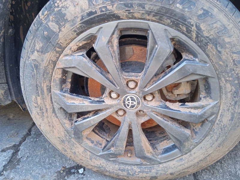 toyota rav 4 v (_a5_, _h5_) del año 2024